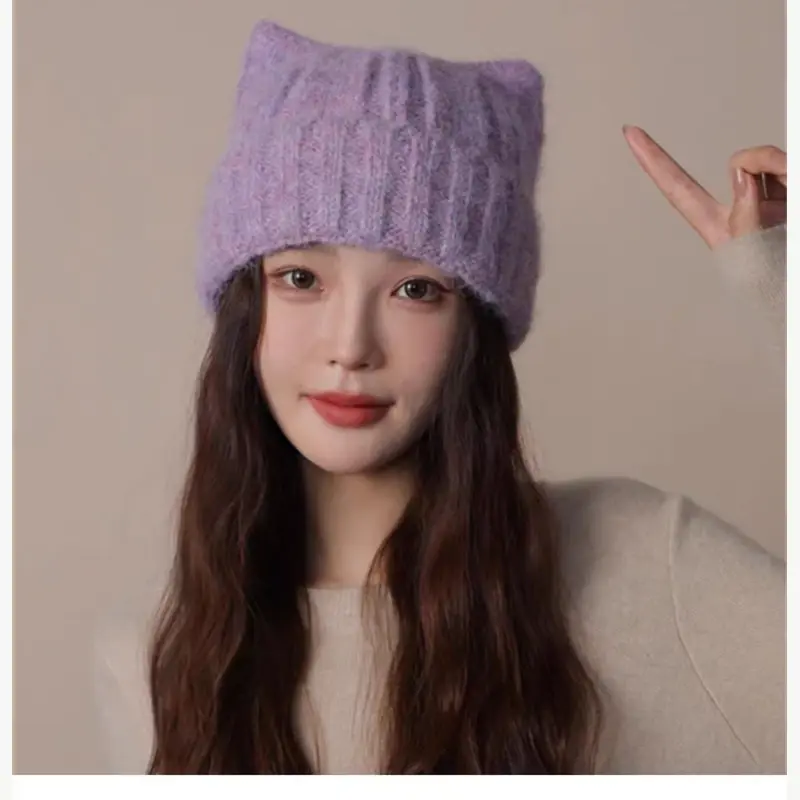 Lilac oversized ribbed beanie worn by a model